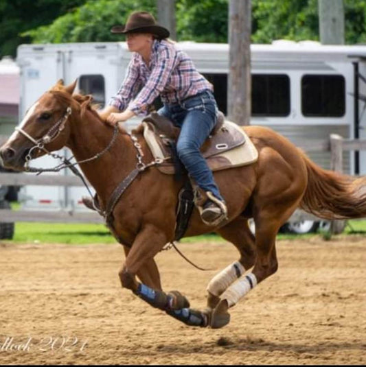 Sara Simpson, Napanee Ontario Barrel Racing